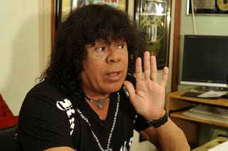 Carlos “la Mona” Jiménez sigue internado en terapia intensiva, pero su familia asegura que “se encuentra bien”