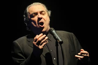 Internaron a Alberto Cortez en España
