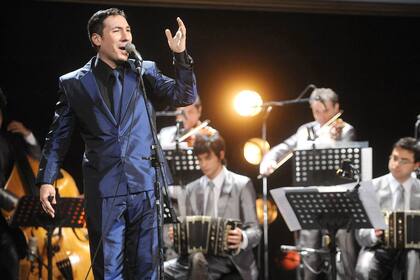 El cantante de tango Ariel Ardit se presenta a la quinta luna de Cosquín 2026