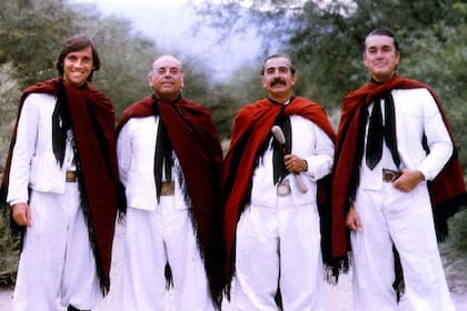 El cantor, fallecido anoche, lideró Los Chalchaleros, un clásico del folclore argentino