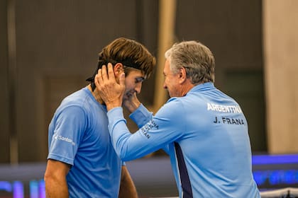El capitán argentino Javier Frana estará asistiendo a Tomás Etcheverry hasta que el jugador designe un entrenador, por un máximo de cuatro semanas