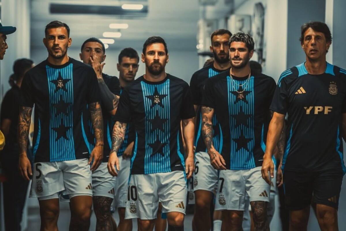 El capitán argentino tiene una costumbre precisa con sus compañeros de equipo al salir a la cancha