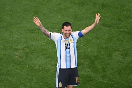 El capitán de Argentina, Lionel Messi, celebra tras convertir el segundo gol de su equipo en el partido contra Austria por el Grupo J del Mundial en Arlington, Texas, el lunes 22 junio, 2026. (AP Foto/Jessica Tobias)