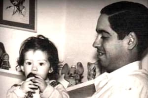 El capitán Humberto Viola y su hija