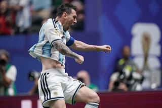 Un biógrafo sigue los pasos del máximo ídolo deportivo de la Argentina