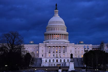 El Capitolio de Estados Unidos al atardecer, en Washington, antes del discurso del Estado de la Unión del presidente Donald Trump