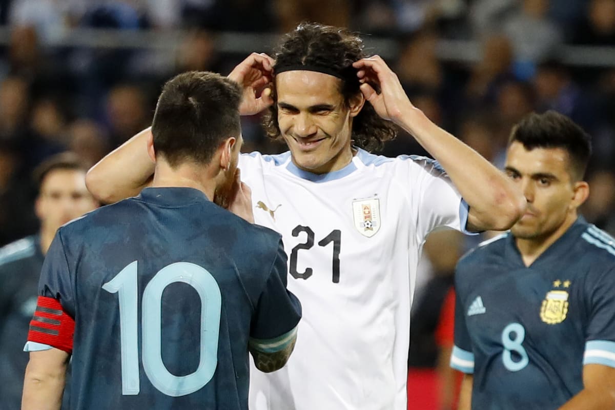 El cara a cara de Messi con Cavani