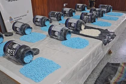 El cargamento récord de metanfetamina estaba oculto dentro de frascos de complementos de nutrición para deportistas