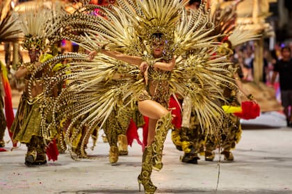 El Carnaval de Gualeguaychú se suspende por lluvias y se reprograma