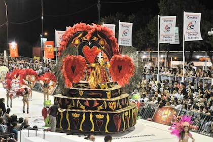 El carnaval se establece 40 días antes de la Pascua