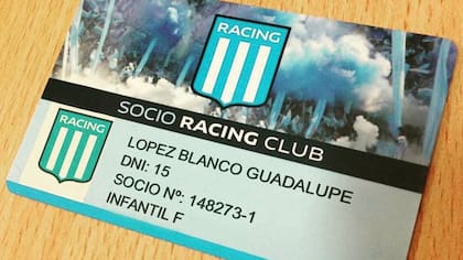 El carnet de socia de Guadalupe, la hija de Licha López y Mechi Blanco.