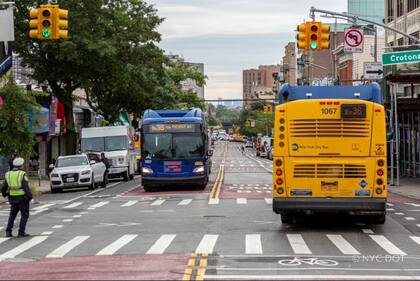 El carril exclusivo para autobuses en el Bronx (NYC) opera ahora los siete días de la semana, de 6 AM a 8 PM