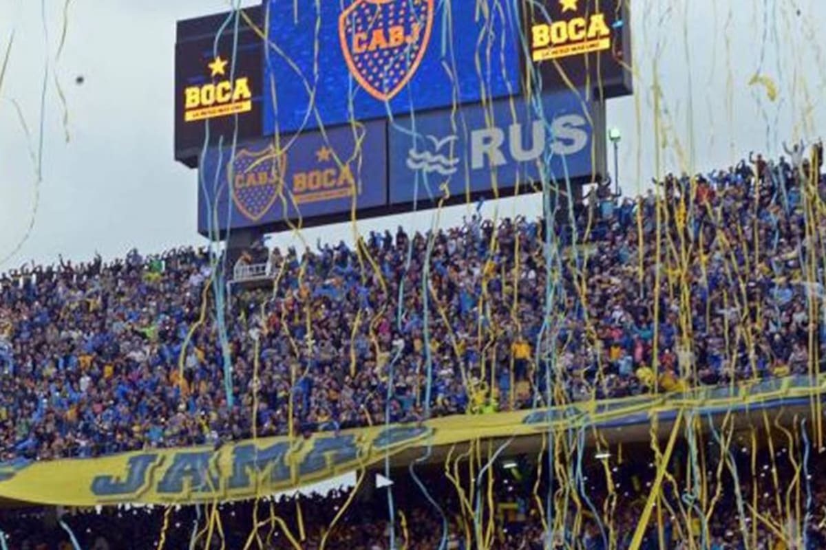 El cartel electrónico de la Bombonera, siempre un termómetro para conocer el sentimiento del hincha de Boca con respecto a la actualidad de los jugadores