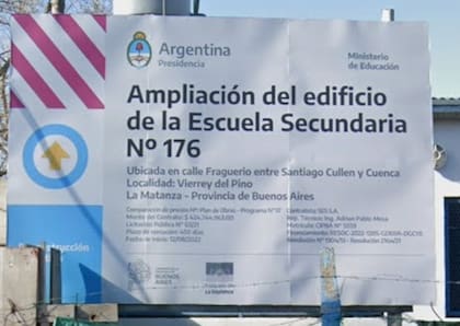 El cartel que identifica el proyecto de la Escuela Secundaria N°176 ya no se encuentra en el predio
