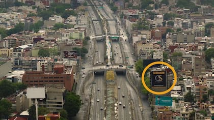 El cartel que rompe con la temporalidad de la serie. Fuente: Netflix
