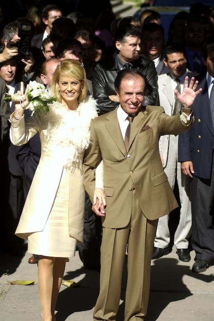 Cecilia Bolocco se casó con Carlos Menem en La Rioja, el 26 de mayo de 2001
