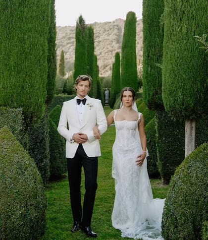 El casamiento de Jake y Millie fue una "boda familiar muy sencilla", según el cantante