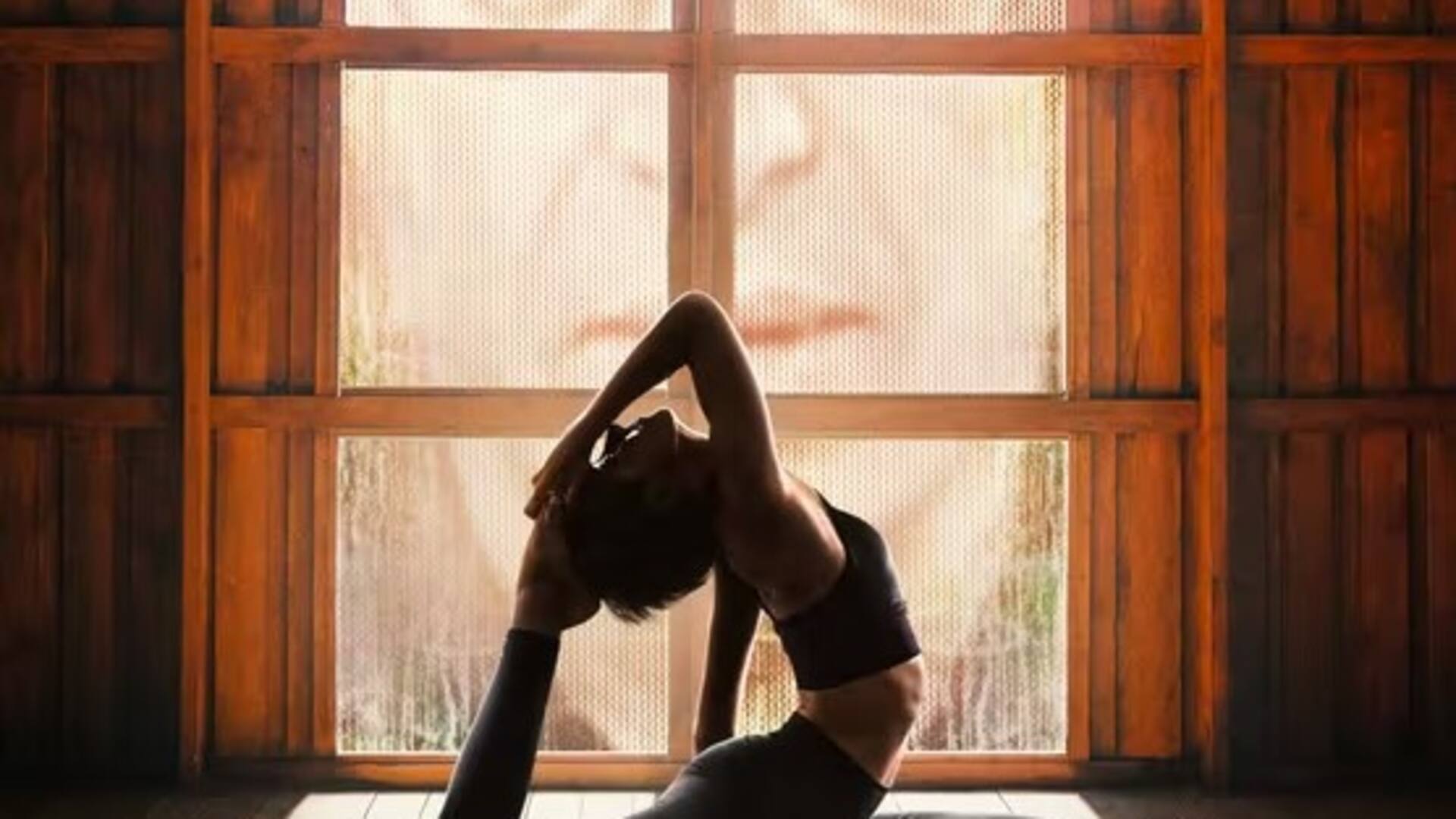 El caso de la argentina se cuenta en Twisted Yoga, sobre el culto del gurú Gregorian Bivolaru