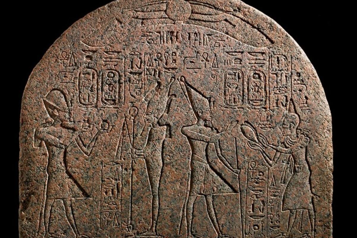 El caso investiga la compra del Louvre de Abu Dabi de una rara estela de granito rosado que retrata al faraón Tutankamón, por US$ 8,5 millones