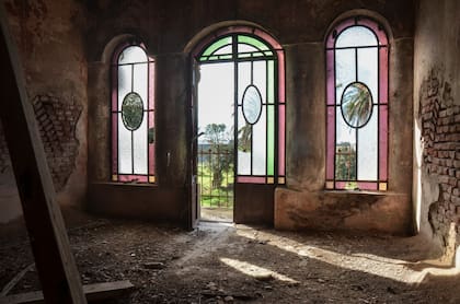 El castillo, conocido como Zubiaurre por el nombre del paraje rural donde estaba ubicado en Coronel Dorrego, comenzó a construirse a principio del siglo XX.