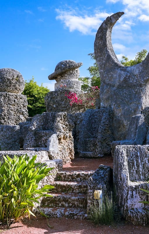 El castillo de coral se compone de muchas piedras megalíticas