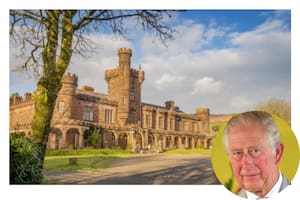 El castillo de Kinloch, en la isla de Rum en Escocia, fue construido por un millonario y solía ser el lugar de recepción para fiestas y encuentros de caza y pesca