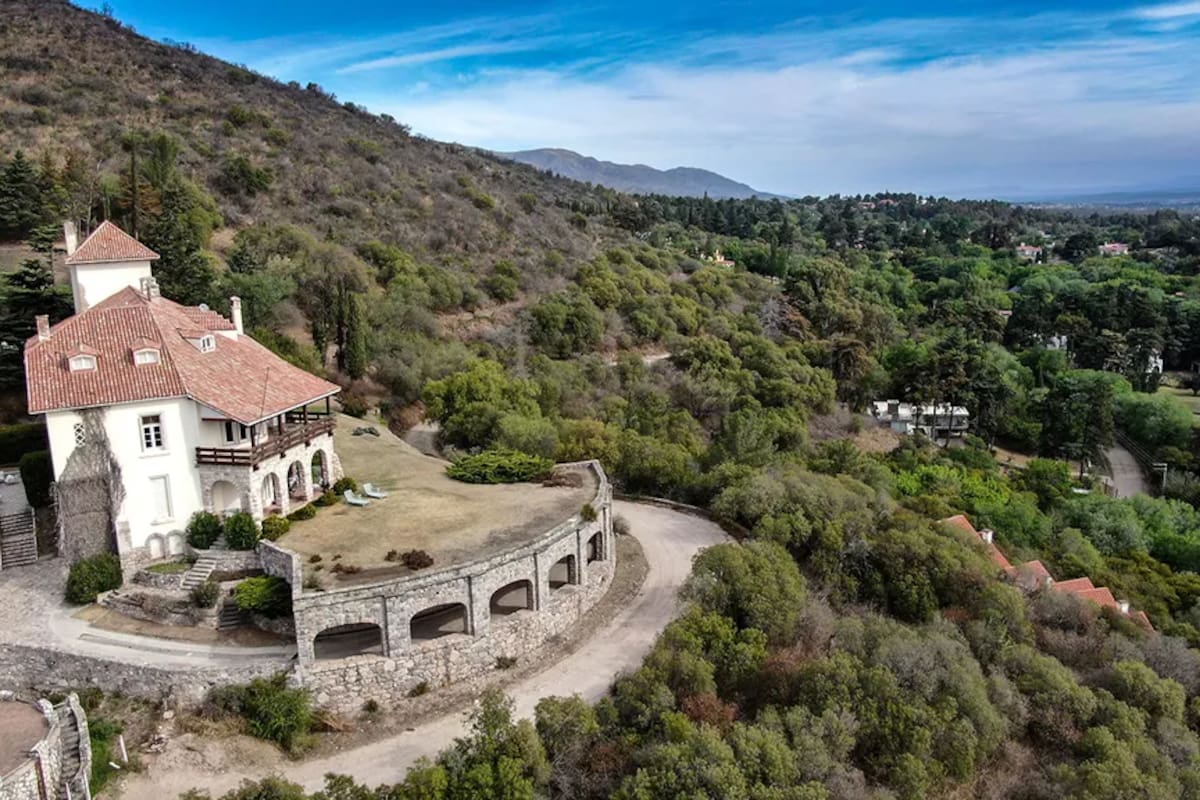 El castillo fue construido en los '20 por encargo de un cirujano rosarino