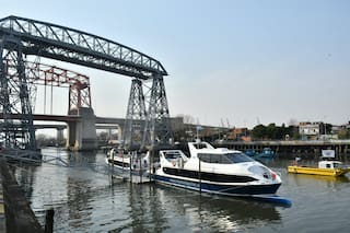 Así es el nuevo atractivo turístico que surca las aguas del Riachuelo