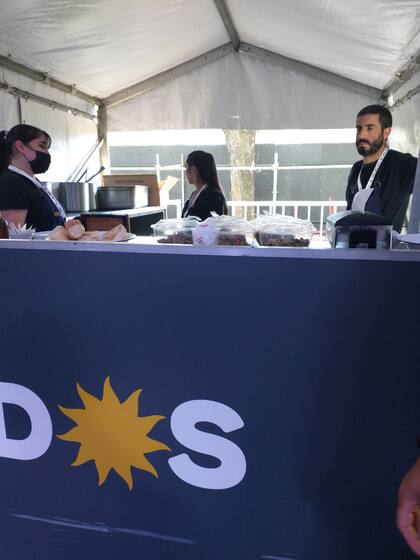 El catering en el búnker del Frente de Todos
