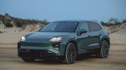 El Cayenne Electric desarrolla 408 CV, que aumentan a 442 CV con Launch Control