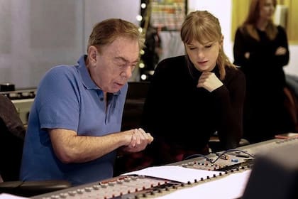 El célebre compositor inglés y la estrella del pop norteamericano trabajaron en el tema final de la película, que se estrenará el 25 de diciembre