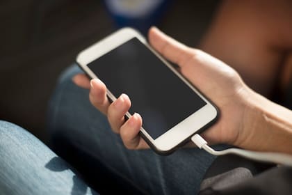 El celular puede tener un mejor rendimiento si los usuarios lo dejan cargar en un porcentaje específico