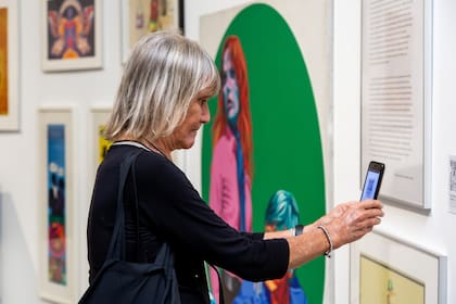 El celular, una herramienta que ayuda a expandir la experiencia de visitar el museo