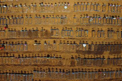 El cementerio de Nossa Senhora da Aparecida en Manaos, Brasil, donde las víctimas del Covid-19 son enterradas diariamente