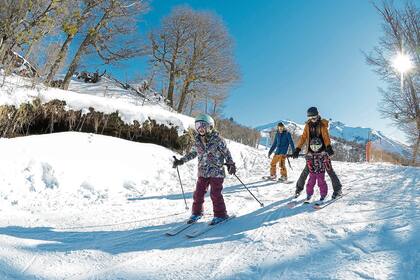 El centro boutique activa nuevo sistema para fabricar nieve y brilla con la gastronomía en Villa La Angostura