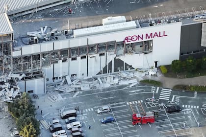 El centro comercial AEON Mall dañado tras un terremoto en Kashima, en la prefectura de Kumamoto, en el sur de Japón