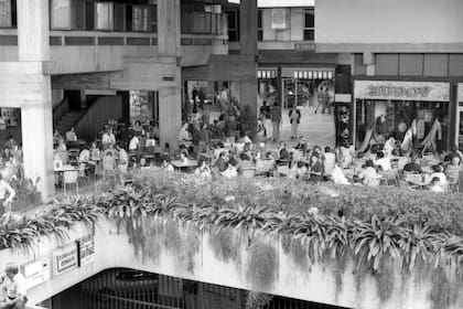 El centro comercial Chacaito, donde estaba Le Drugstore, en 1976
