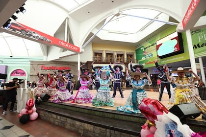 El centro comercial ofrece espectáculos y diferentes propuestas de entretenimiento para la comunidad latina en Texas