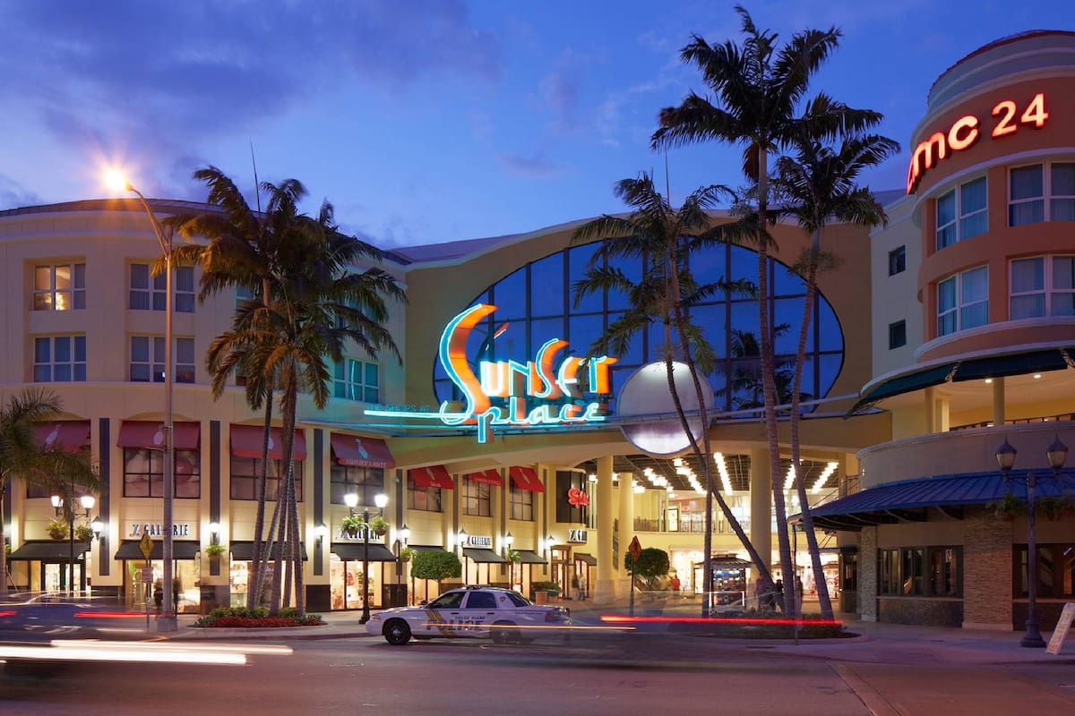 El centro comercial Sunset Place, en South Miami, podría ser demolido