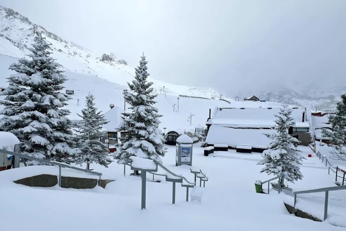 El centro de esquí Las Leñas, en Mendoza, iba a abrir este sábado 15