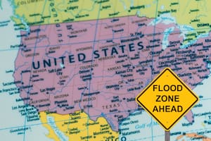 Se aproxima una amenaza de inundaciones repentinas por incesantes lluvias tropicales en el centro de EE.UU.