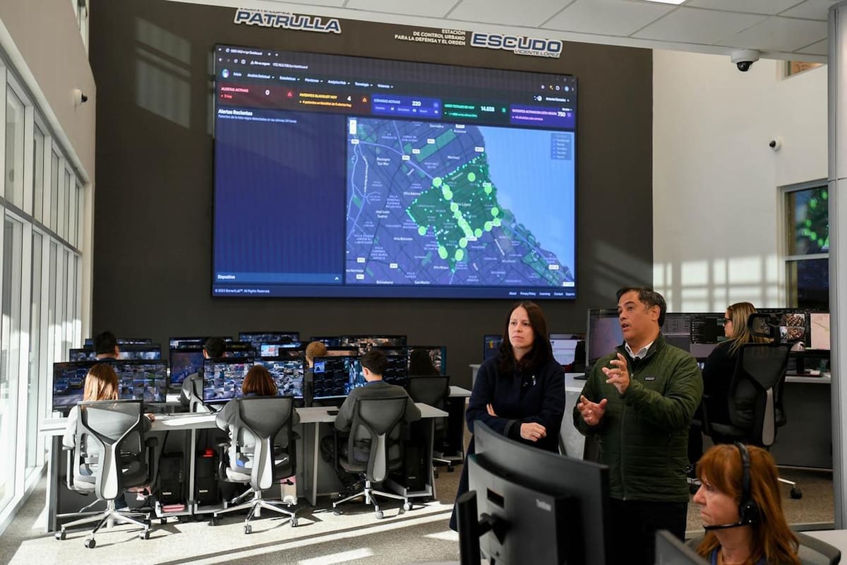 El centro de monitoreo instalado en Vicente López