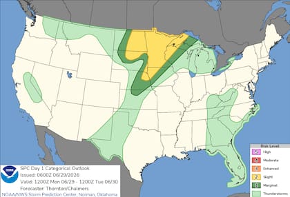 El Centro de Predicción de Tormentas advierte sobre el riesgo de granizo de gran tamaño, ráfagas de viento intensas y la posibilidad de formación de tornados aislados en el Alto Medio Oeste