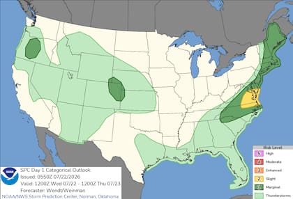 El Centro de Predicción de Tormentas estableció un riesgo leve de fenómenos severos capaces de generar ráfagas dañinas y algún tornado aislado en Virginia, Maryland y zonas de Nueva Inglaterra
