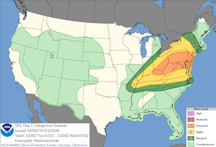 El Centro de Predicción de Tormentas estableció un riesgo nivel tres de cinco para el valle superior de Ohio y el Atlántico Medio