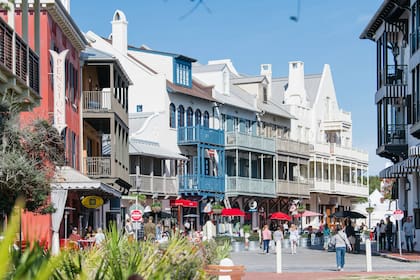 El centro de Rosemary Beach tiene actividades en pareja y en familia (Web/rosemarybeachfl.org)