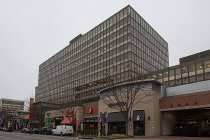 El Centro de Servicio de Potomac del Uscis (en la imagen) comenzó a trasladarse a su nueva instalación en Camp Springs