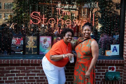 El Centro de Visitantes del Monumento Nacional de Stonewall (SNMVC), constituye el primer centro de visitantes LGBTQIA+ dentro del Sistema de Parques Nacionales