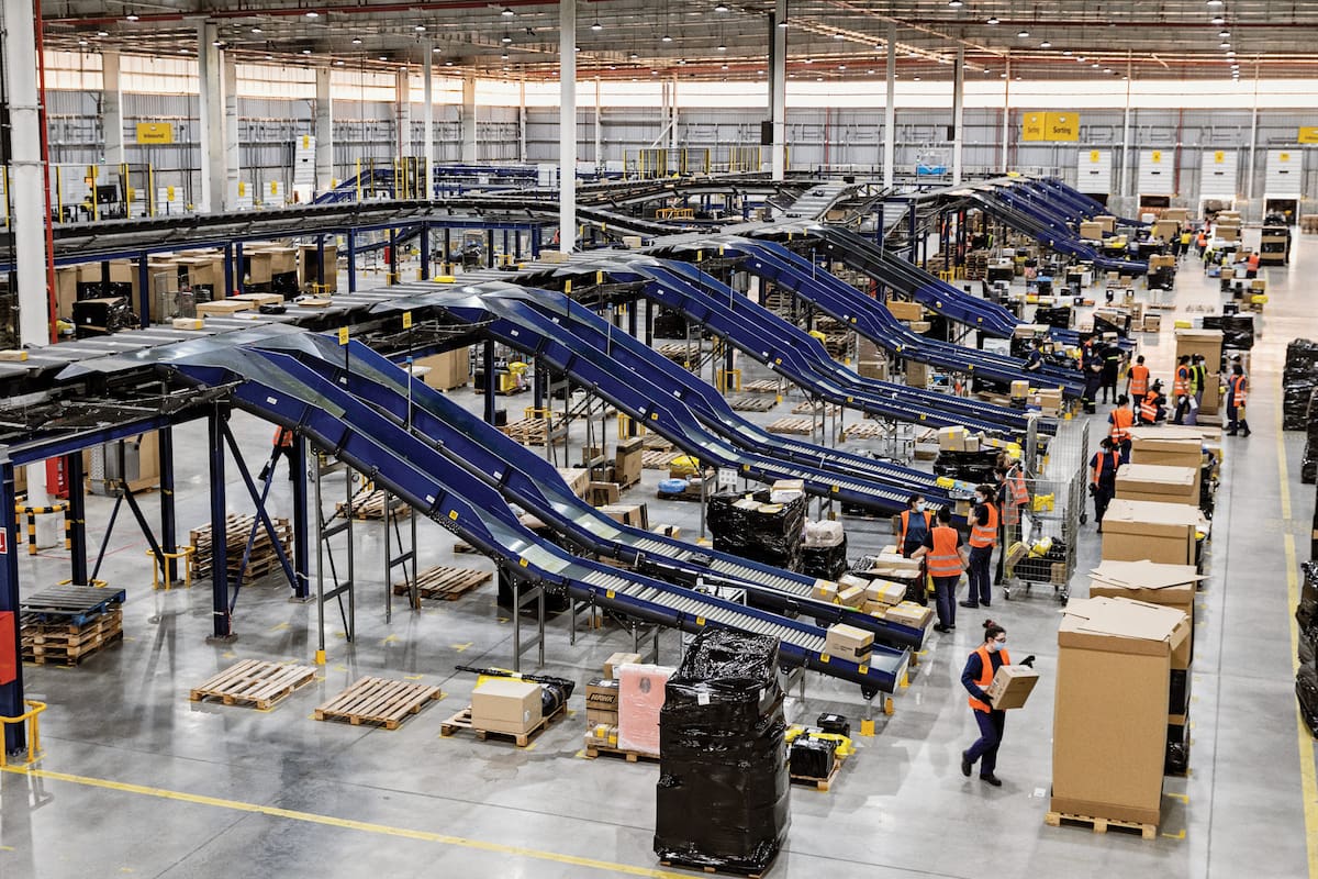 El centro logístico de la firma en el Mercado Central estuvo bloqueado esta mañana por un grupo de trabajadores y dirigentes sindicales asociados al personal de seguridad