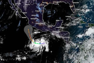 La tormenta tropical Vance se proyecta como huracán categoría 3 al sur de EE.UU.